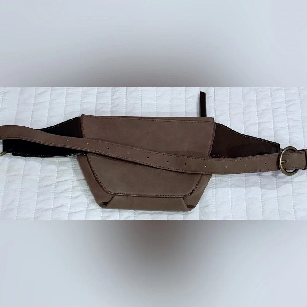 Universal Thread Brown Belt Bag